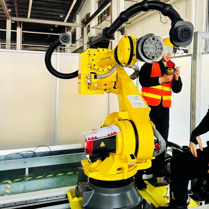 Aprons Robotics High-Efficiency Robot Dress Pack With robot arm 6 axis