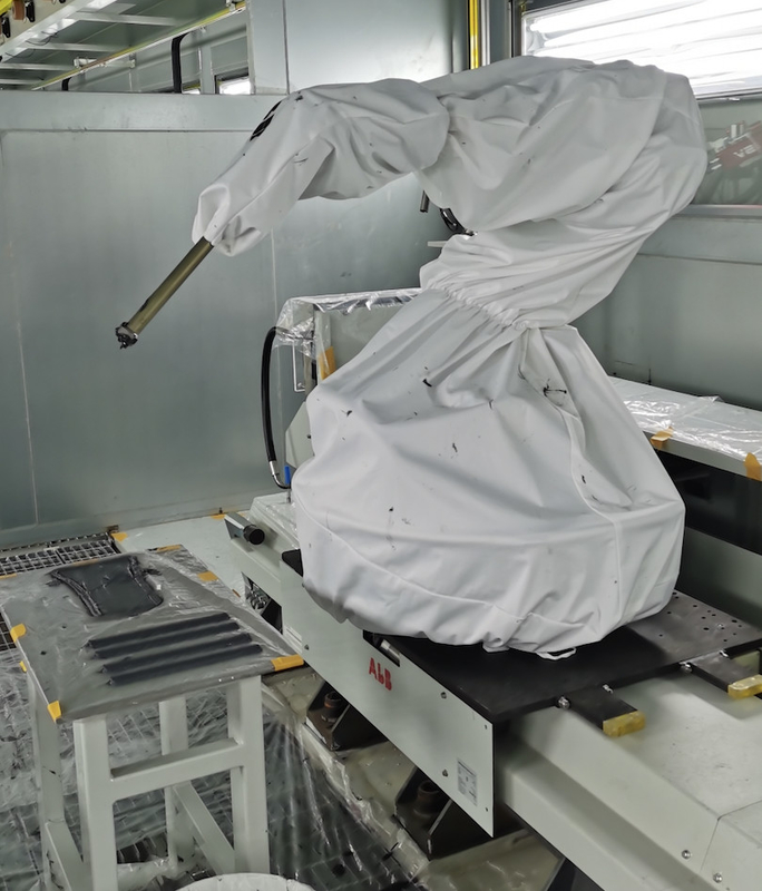 Robot Protection Systems Clothing For ABB KUKA Robot Arm Spraying Workshop