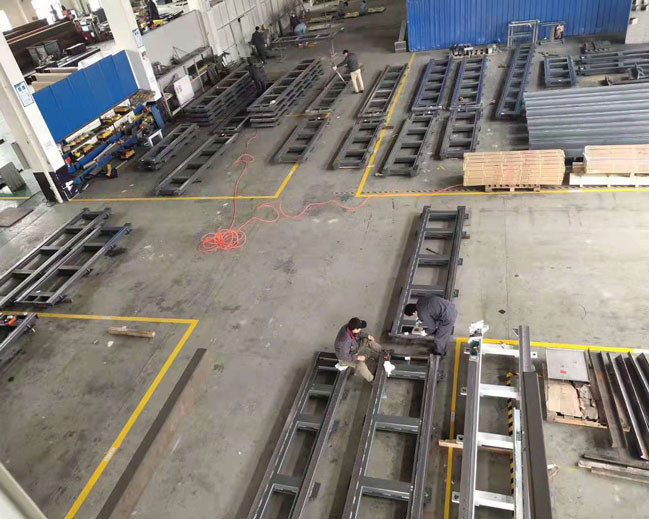 Lubricating Robot Linear Rail Heavy Duty Pedal Ground Rails Highly Insensitive To Environmental Impurities