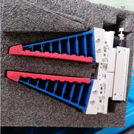 Two 4 6  2 Finger Robot Gripper For Small Parts Flexible Adaptive 66 To 100mm Length 12 To 64mm Stroke