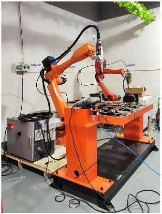 2000W Automatic Fiber Laser Welding Robot System 6 Axis Laser Soldering Machine For Metal Aluminum