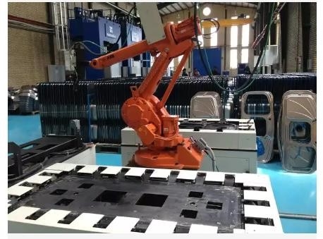 Fiber Laser Welding Robot System ABB Kuka Fanuc 6 Axis Robot Arm   Depth 0.04-6mm