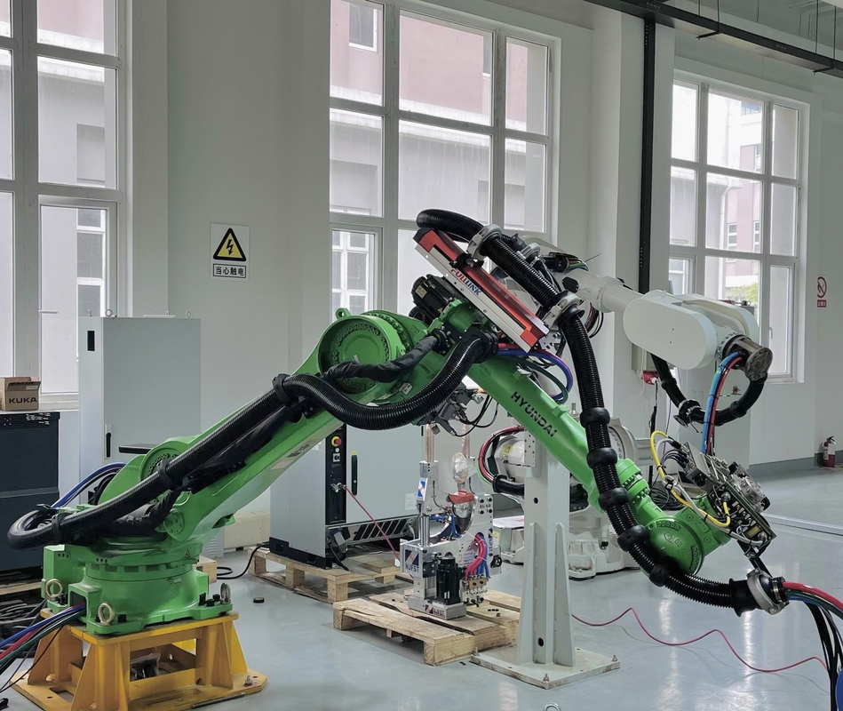 1 - 6 Axis Line Pack Location Robot Outfits Pack For Adaptive Robot Applications